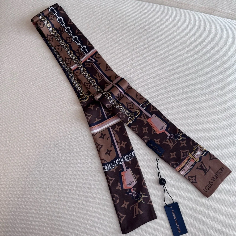 Louis Vuitton Monogram Silk Bandeau Scarf Brown Pink Chain Print BB Twilly New - Picture 3 of 8